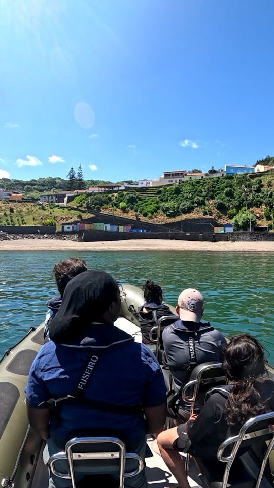 Paseo panorámico en barco por la costa norte de São Miguel