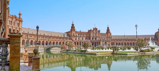 Guided tour of Plaza de España and María Luisa Park