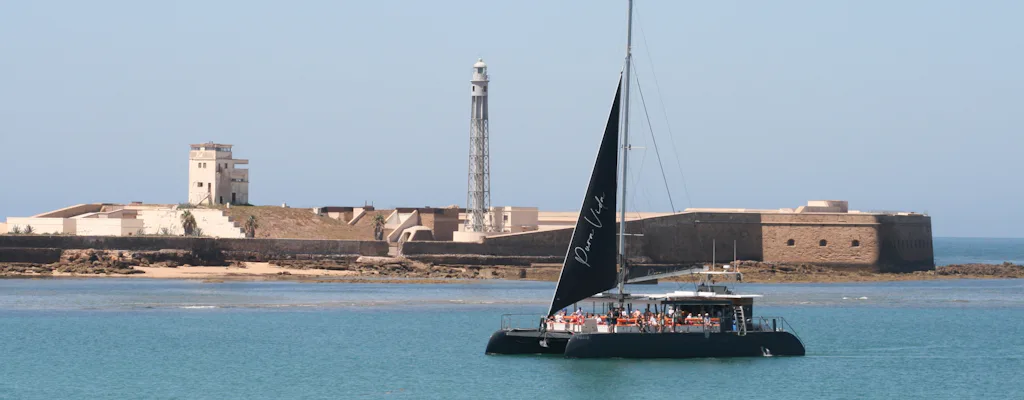 Experiência de catamarã Trimilenaria em Cádiz