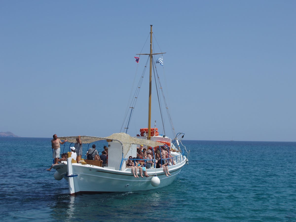 Boottocht langs de zuidkust van Mykonos met een traditionele Kaïk