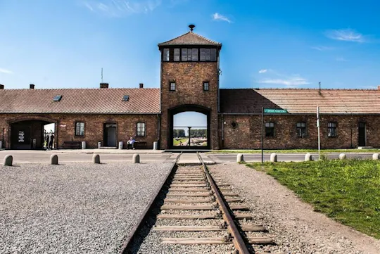 Auschwitz-Birkenau e Mina de Sal de Wieliczka a partir de Cracóvia com almoço