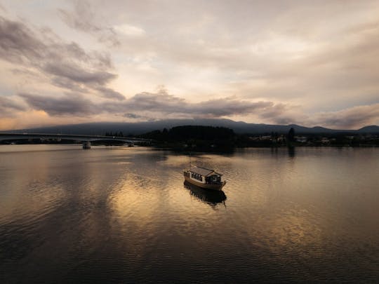 Kawaguchimeercruise met diner