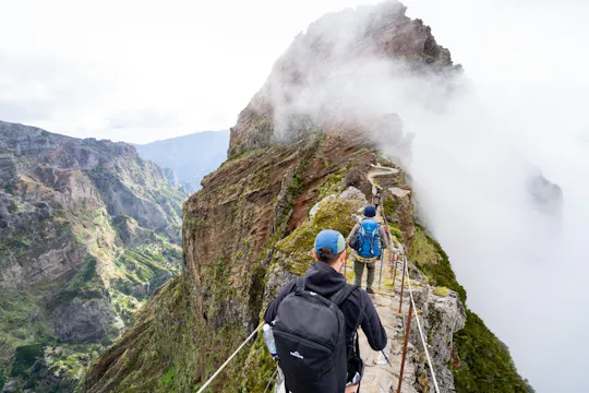 Bus transfer from Achada do Teixeira to Pico do Areeiro