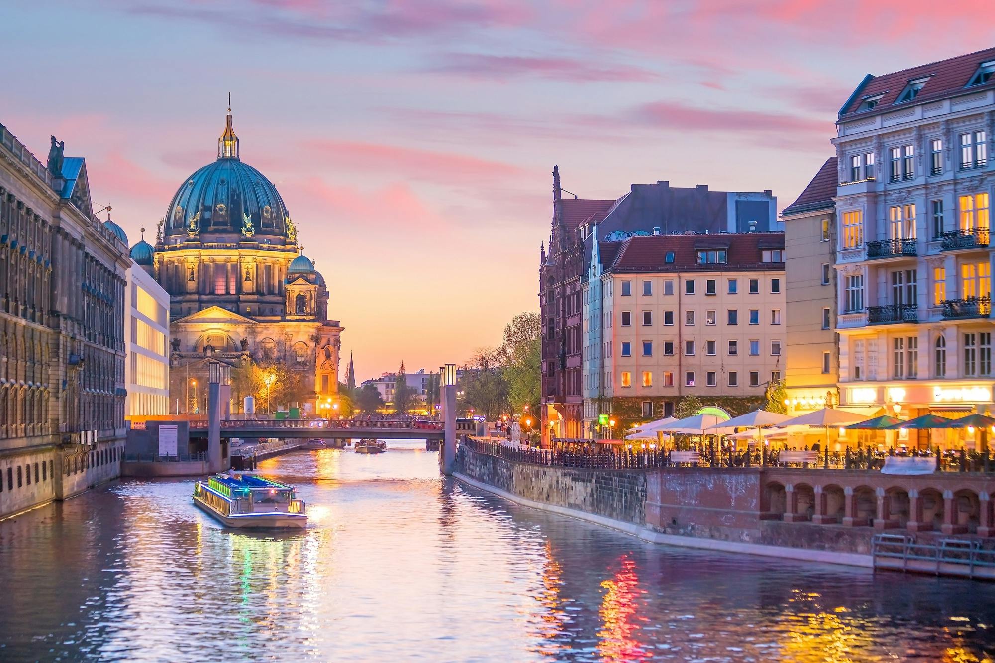 Solar-powered sunset cruise on Berlin's Spree River