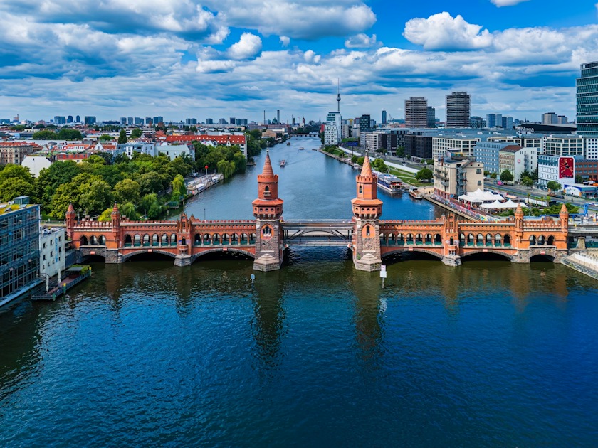 2.5-Hour Eco-Friendly Ship Cruise on the Spree River | musement