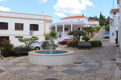 Algarve Open-Top 4x4 Tour with Winery and Landmarks