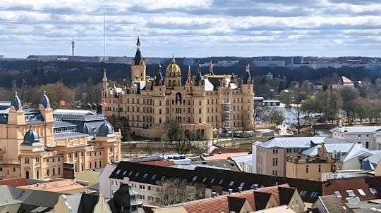 Zelfgeleide rondleiding door de hoogtepunten van de oude stad in Schwerin