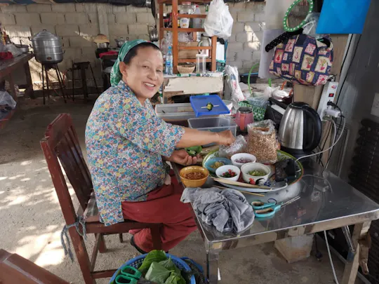 Food tasting with a local family in Phuket