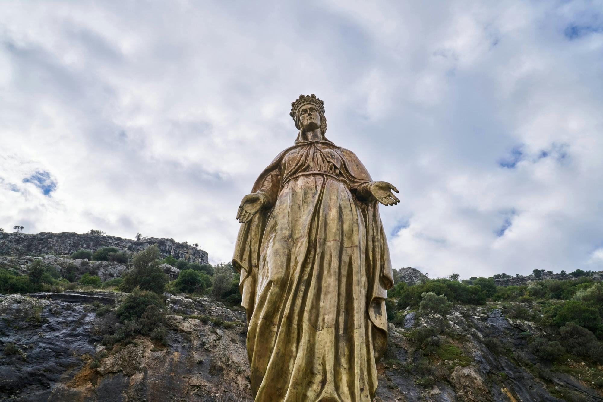 Nat Geo Day Tour: Maternal Icons: Artemis, Virgin Mary & a Local Mayor