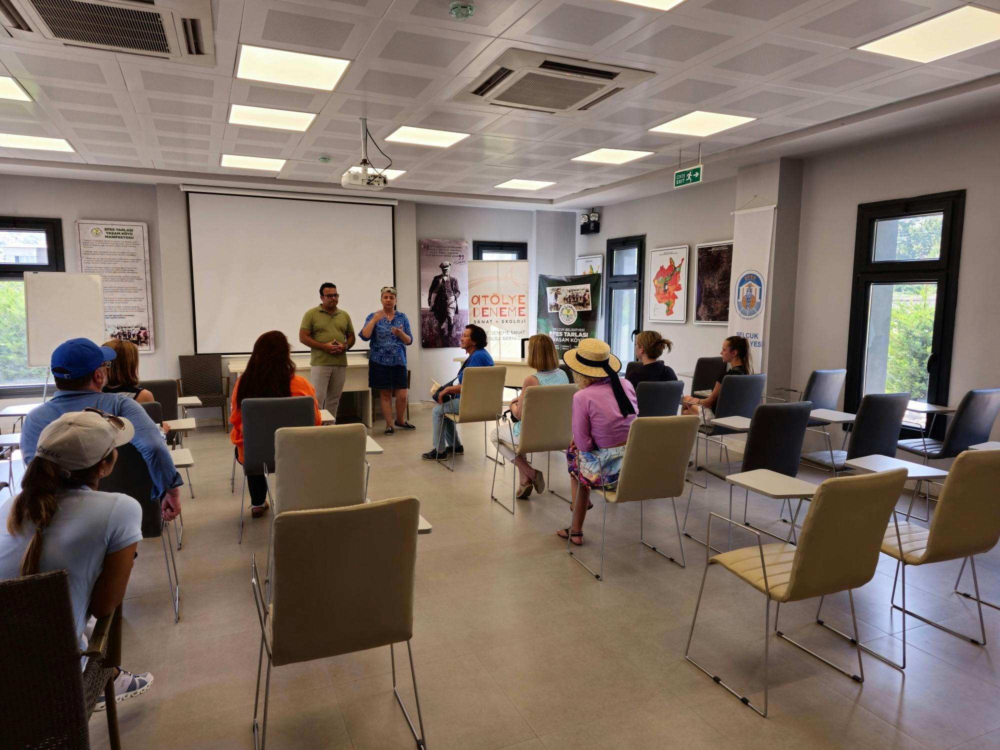 Nat Geo Day Tour: Maternal Icons: Artemis, Virgin Mary & a Local Mayor