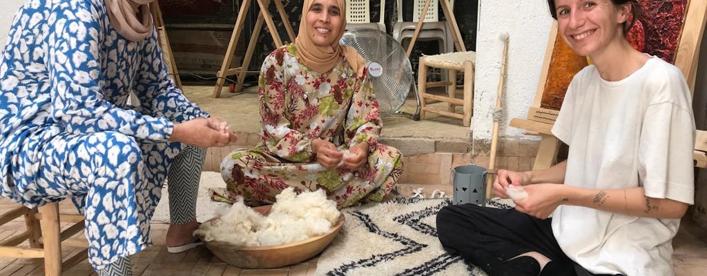 Fez experience in wool spinning workshop