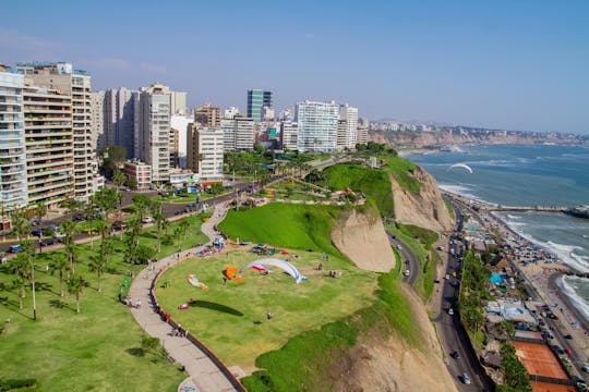 Barranco and Miraflores guided tour with cocktail and cooking class