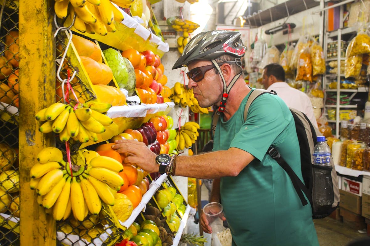 Ervaring op de Surquillo-markt en Peruaanse kookles in Lima