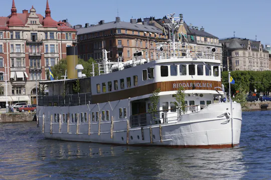 Sommer-Bootstour durch den Stockholmer Schärengarten