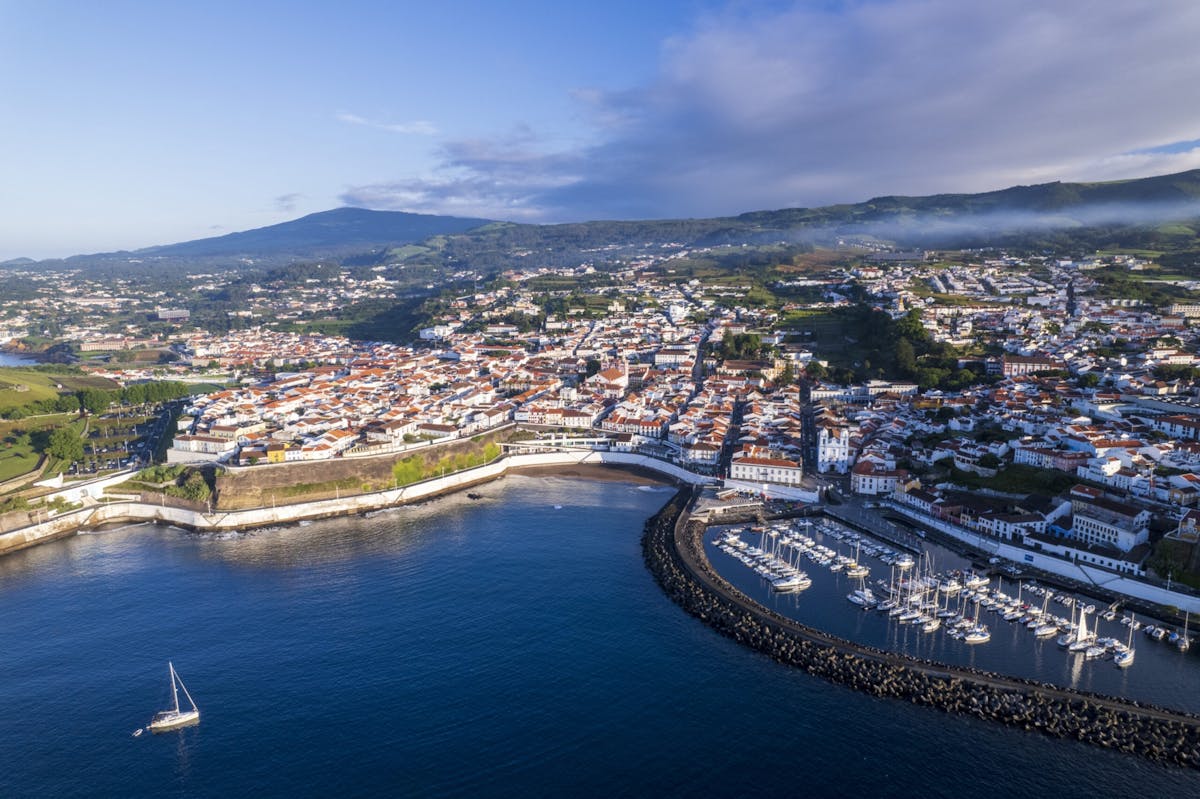 Rondleiding door betoverde baaien vanaf Terceira en Manta de Retalhos