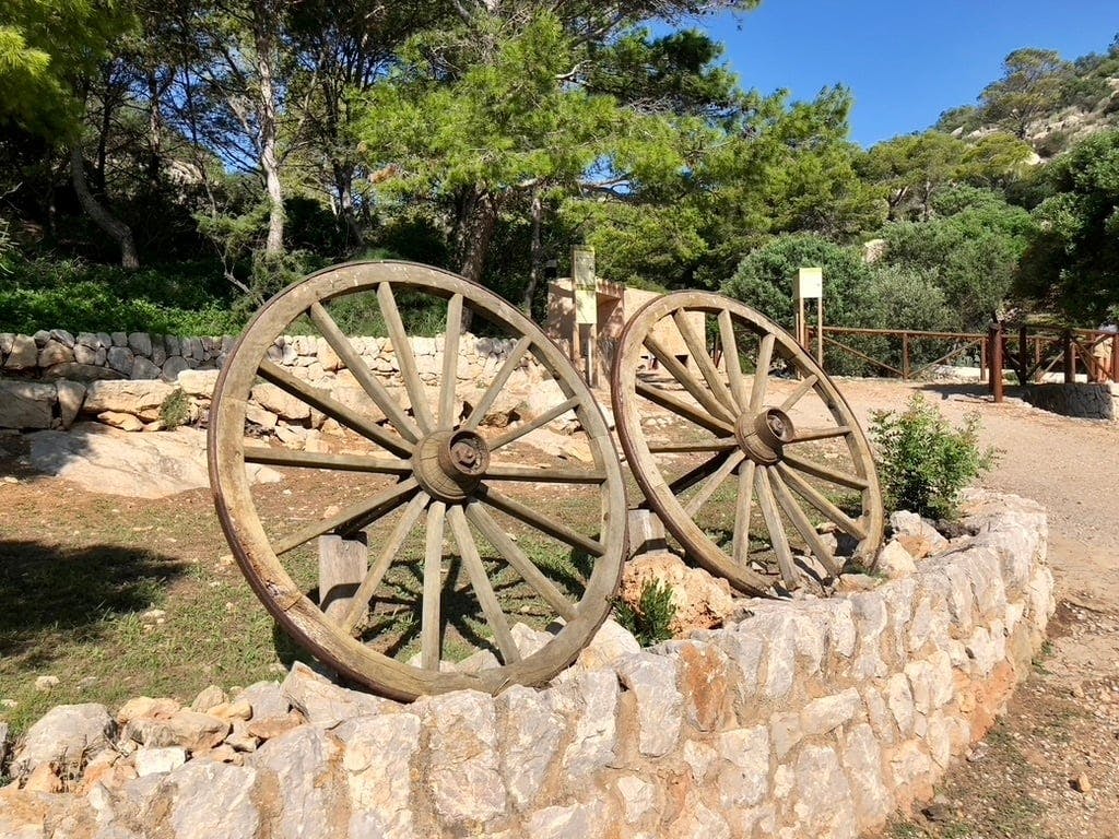 Dragonera Island kayak tour in Majorca