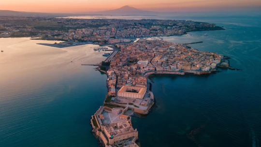 Ortigia Island and Grotte Marine boat tour with audioguide