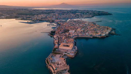 Ortigia Island and Grotte Marine boat tour with audioguide