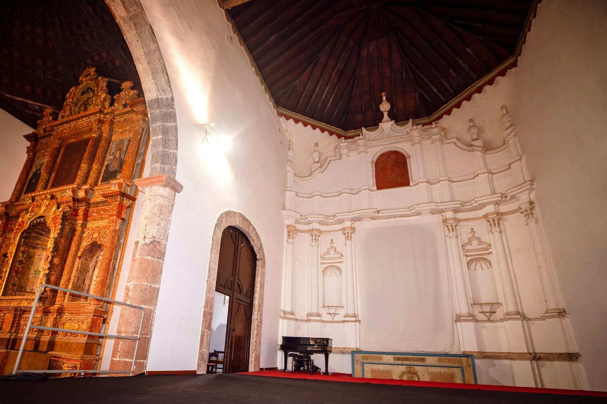 Exclusive evening glow music concert at the Convento Santo Domingo