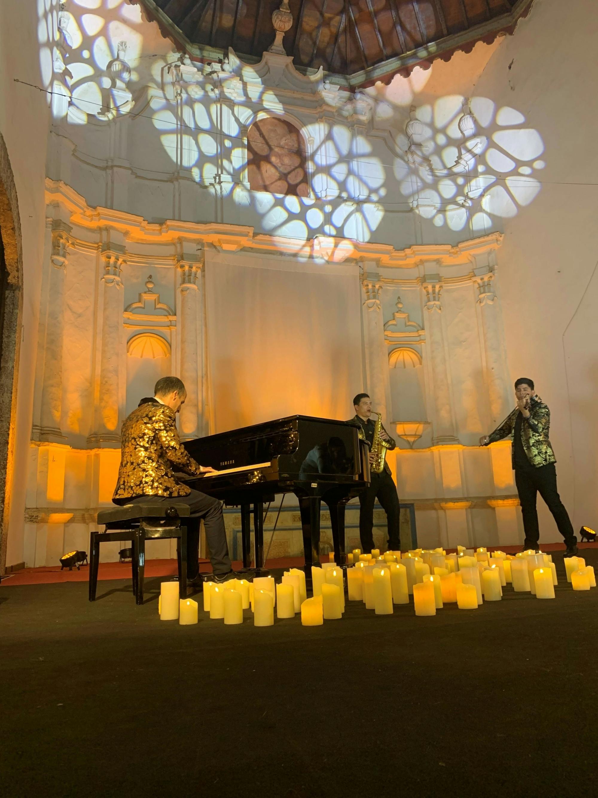 Exclusive evening glow music concert at the Convento Santo Domingo