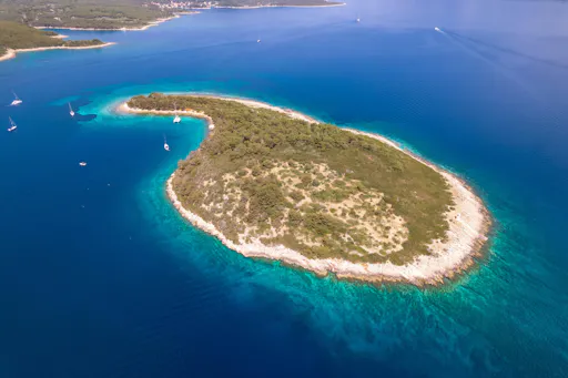 Croatian island hopping by speedboat to Hvar, Brac and Zecevo