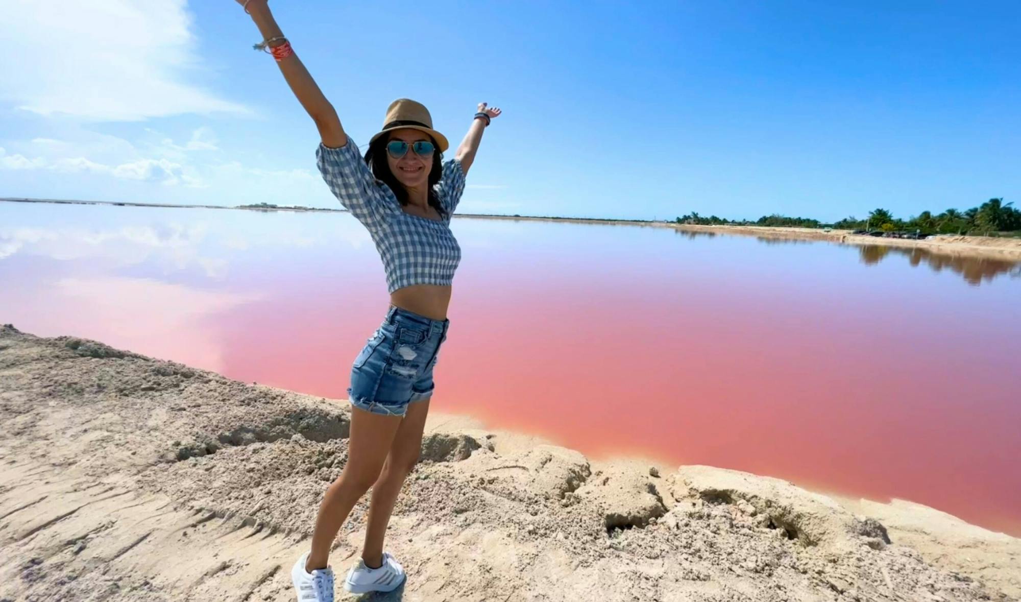 Full-day Rio Lagartos and Las Coloradas guided boat tour