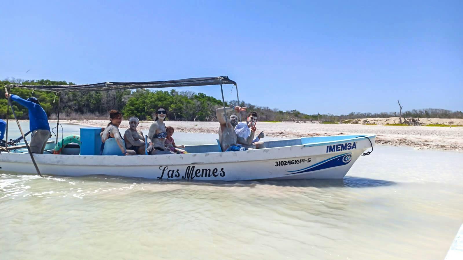 Full-day Rio Lagartos and Las Coloradas guided boat tour