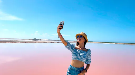 Full-day Rio Lagartos and Las Coloradas guided boat tour