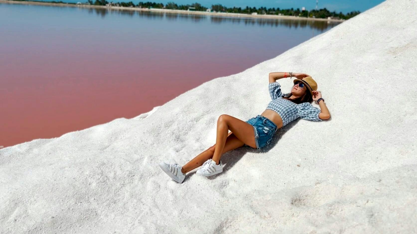 Full-day Rio Lagartos and Las Coloradas guided boat tour