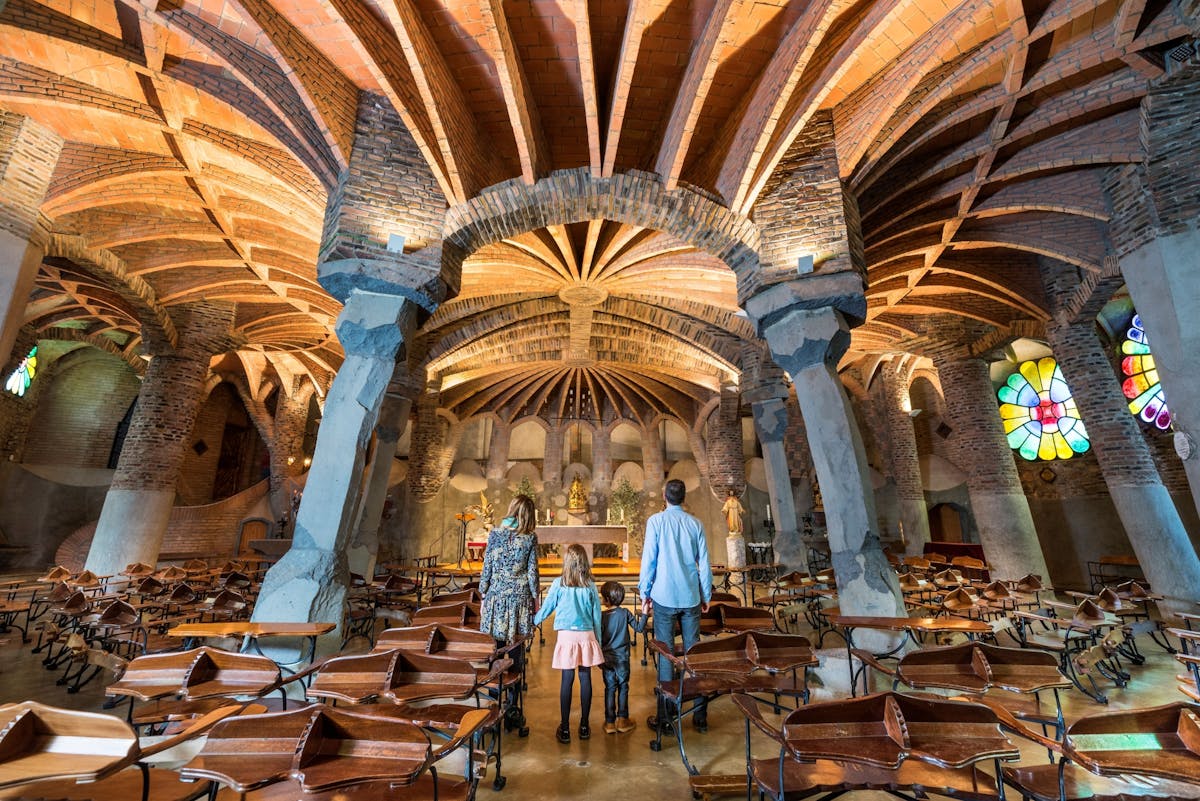 Gaudí-crypte in Colonia Güell rondleiding