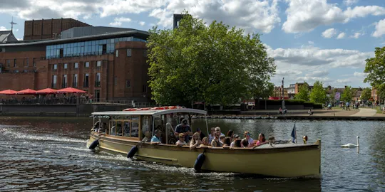 Stratford-upon-Avon river cruise with city audio tour