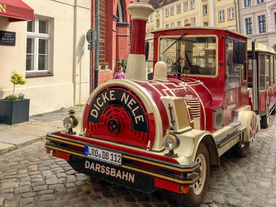 Treinrit door de oude binnenstad van Stralsund