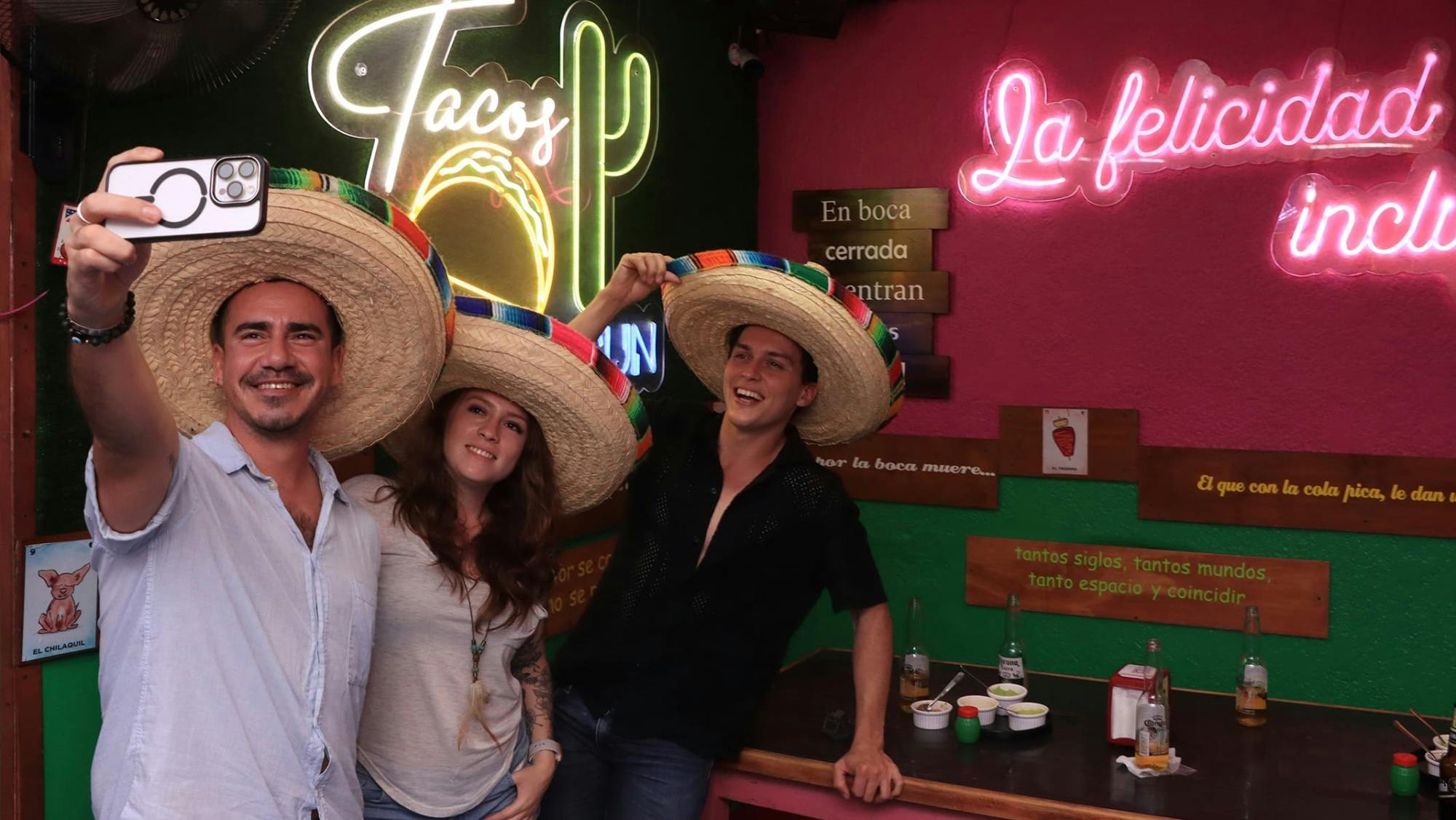 Taco-tasting evening tour from Cancun