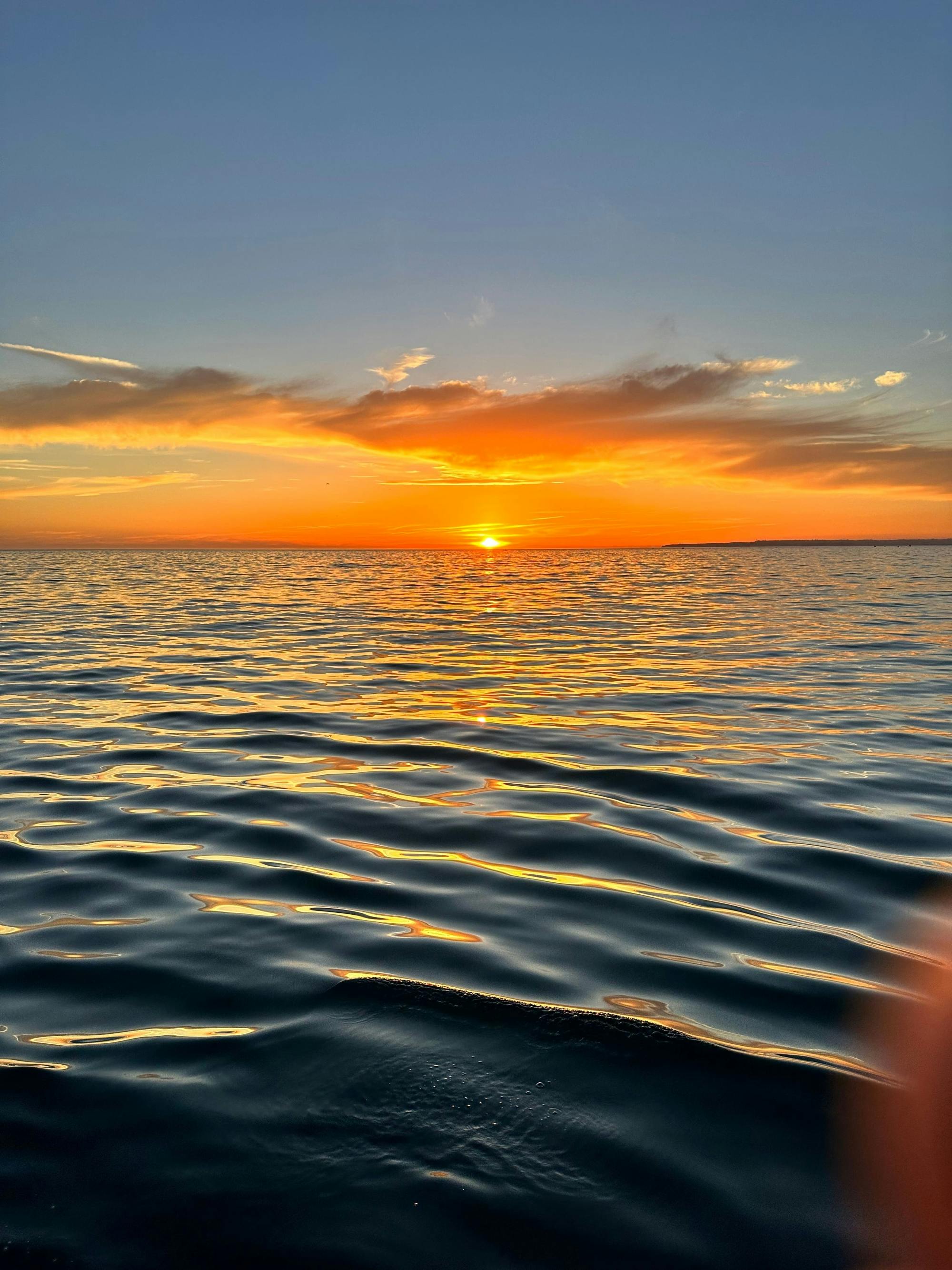 Sunset sailing in the Algarve with tapas, drinks and swimming