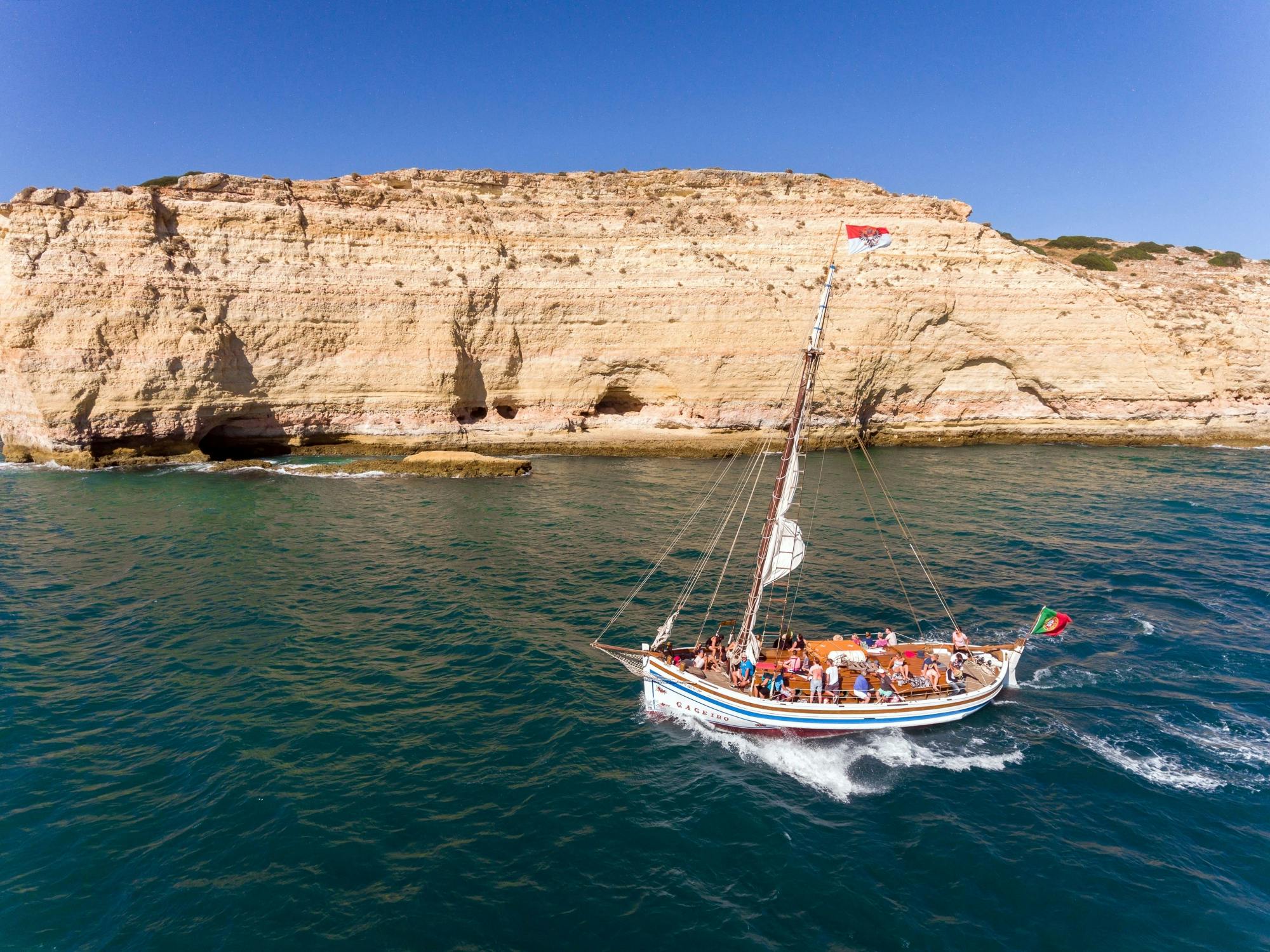 Sunset sailing in the Algarve with tapas, drinks and swimming