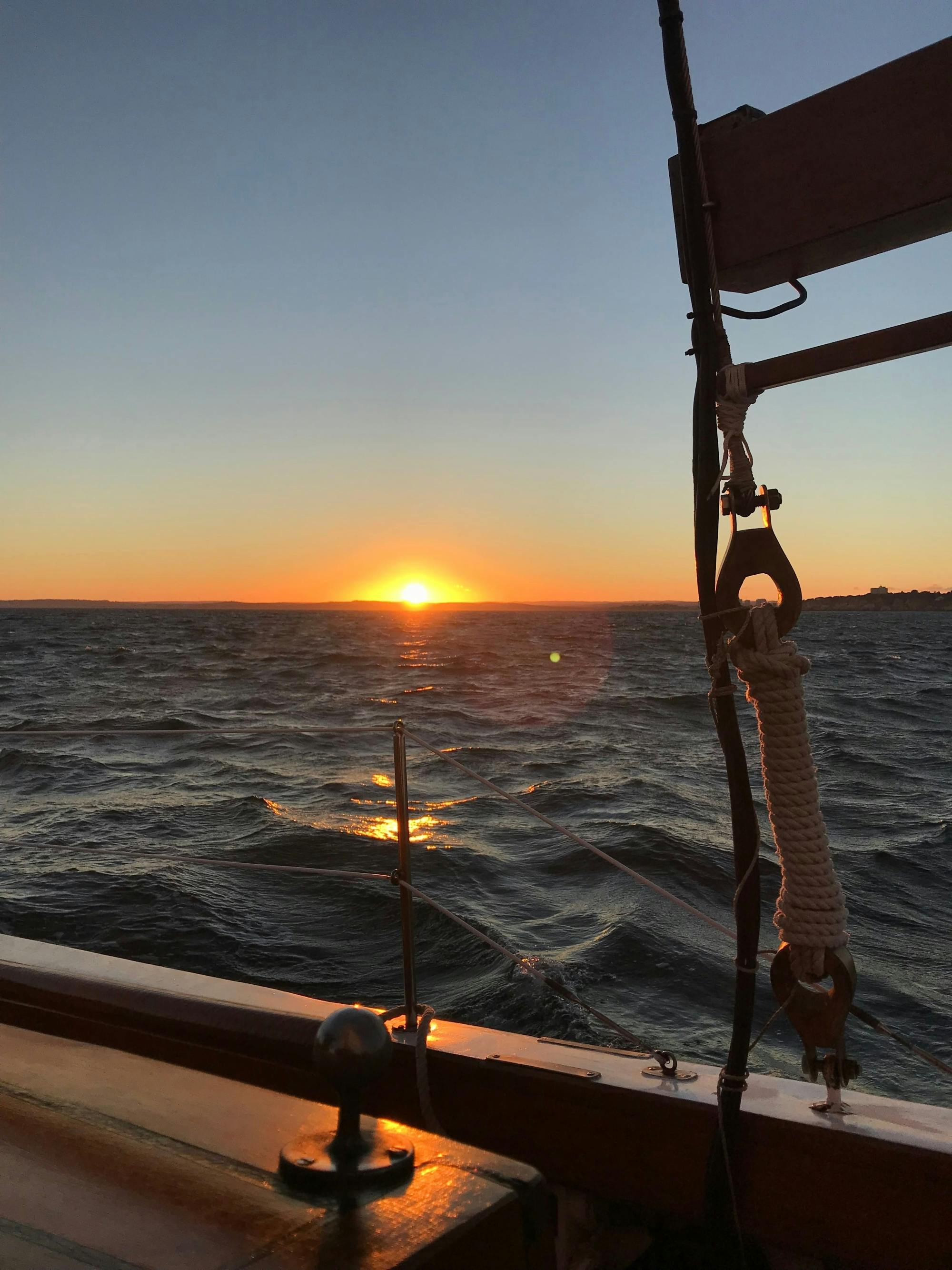 Sunset sailing in the Algarve with tapas, drinks and swimming