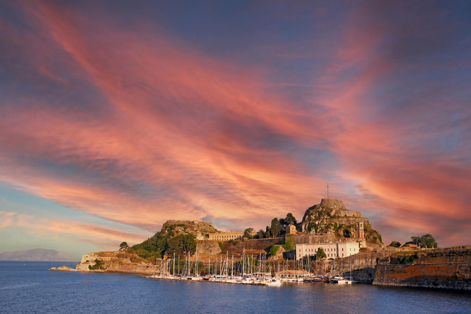 Experiência de cruzeiro ao pôr do sol em Corfu