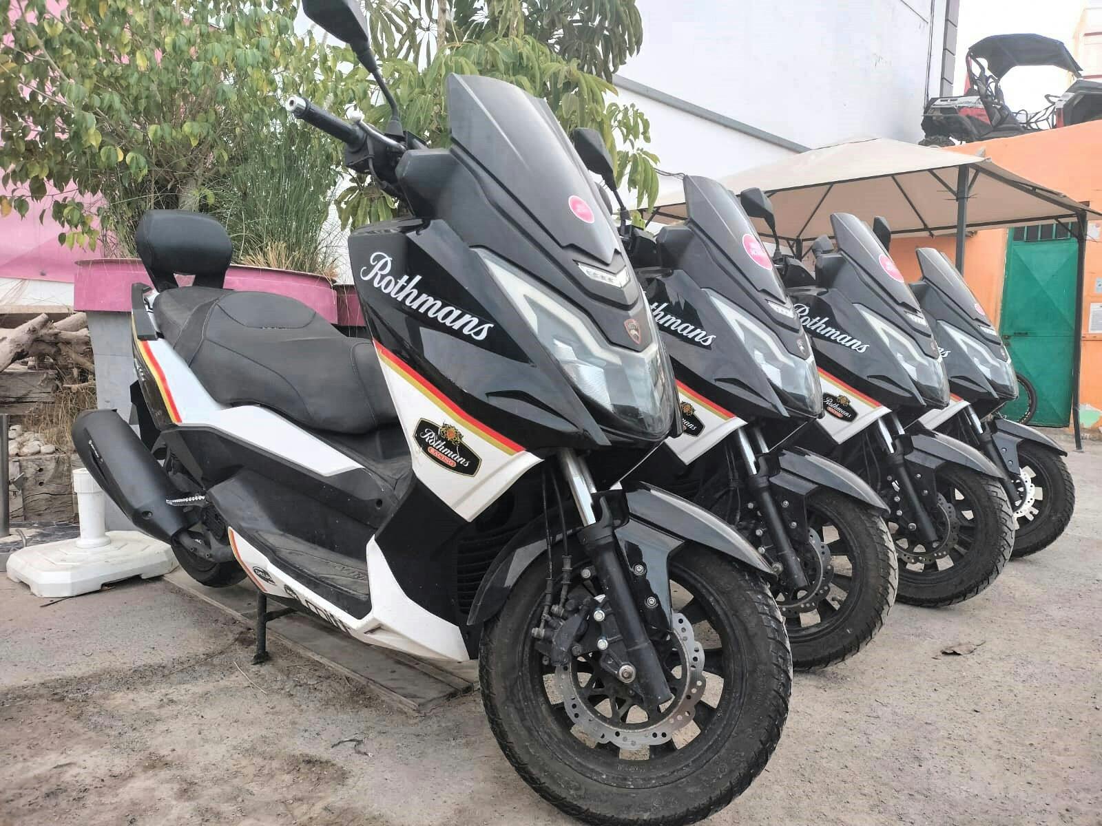 Maxi scooter around Gran Canaria