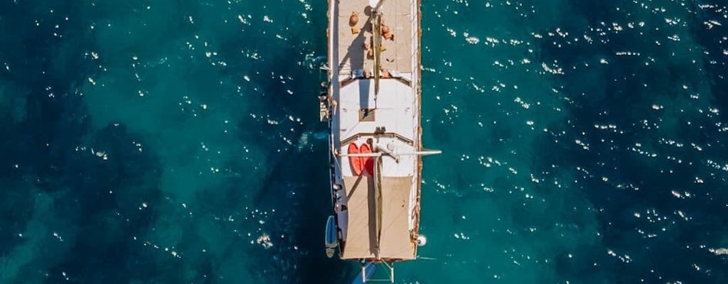 Sail and Snorkel Tour to Cabo Arch with Lunch
