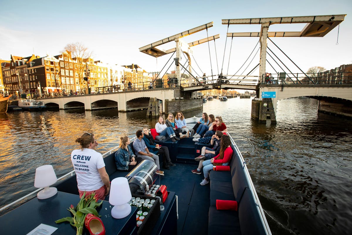 Amsterdam wandeltocht met grachtenrondvaart