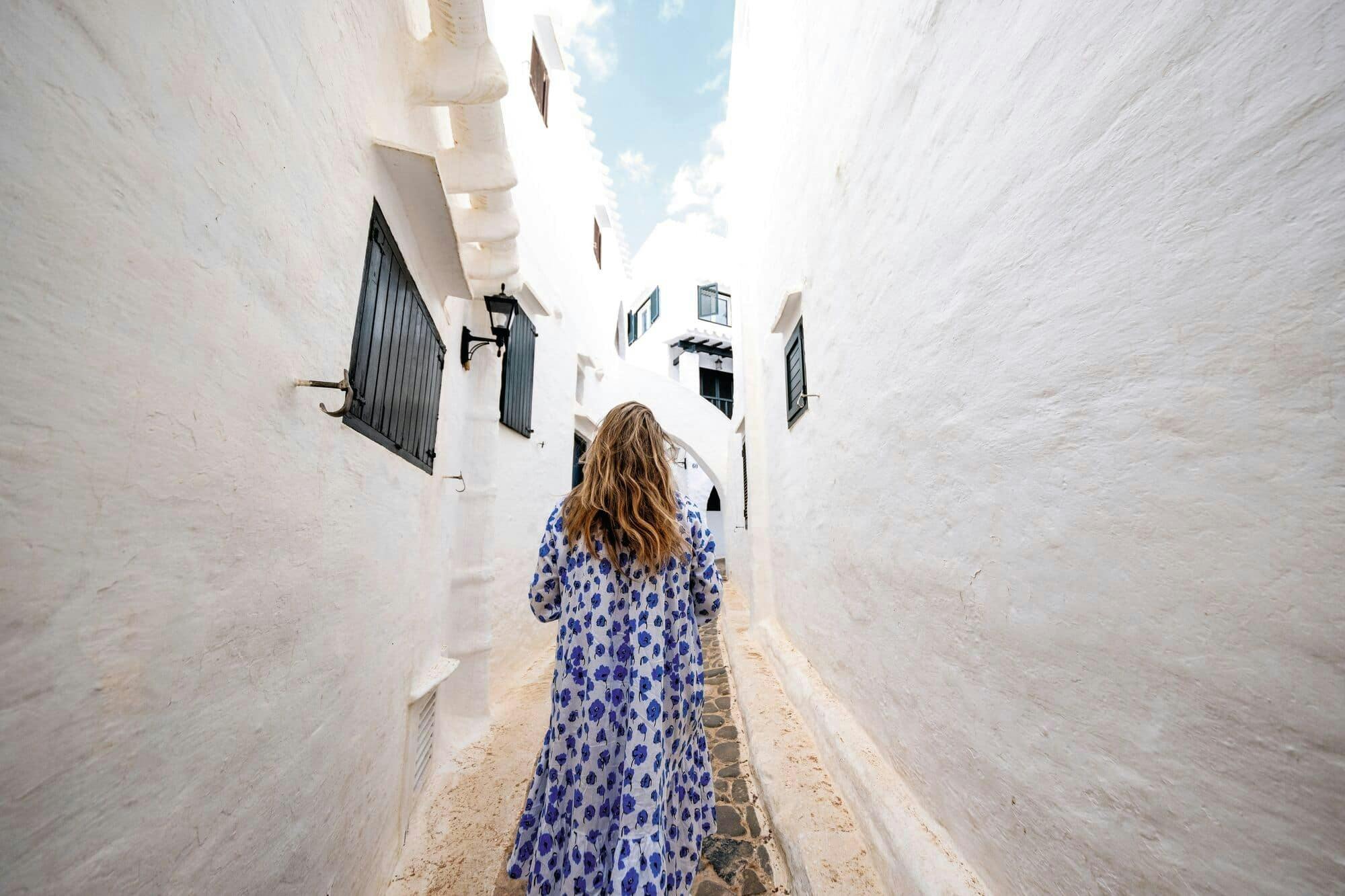 Full-day guided tour of Mahon with boat trip and Binibeca visit