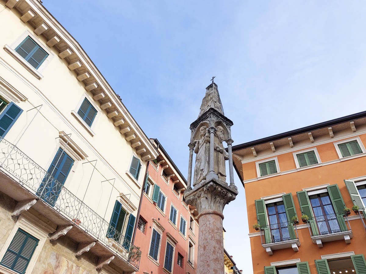 Zelfgeleide ontdekkingstocht in Verona met geheimen achter de bezienswaardigheden