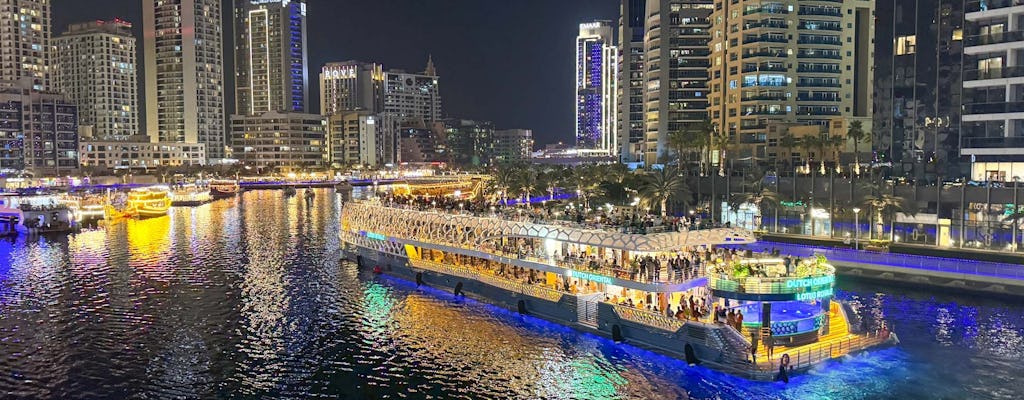 Yacht dinner cruise around Dubai Marina