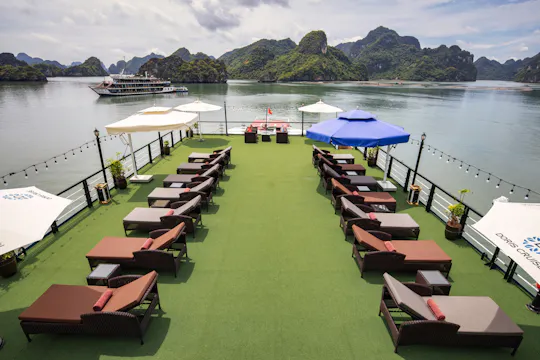 Cruzeiro de dois dias em Hạ Long Bay com exploração de grutas e caiaque