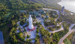 Excursão às Montanhas de Mármore e à Cidade Antiga de Hội An em francês saindo de Da Nang