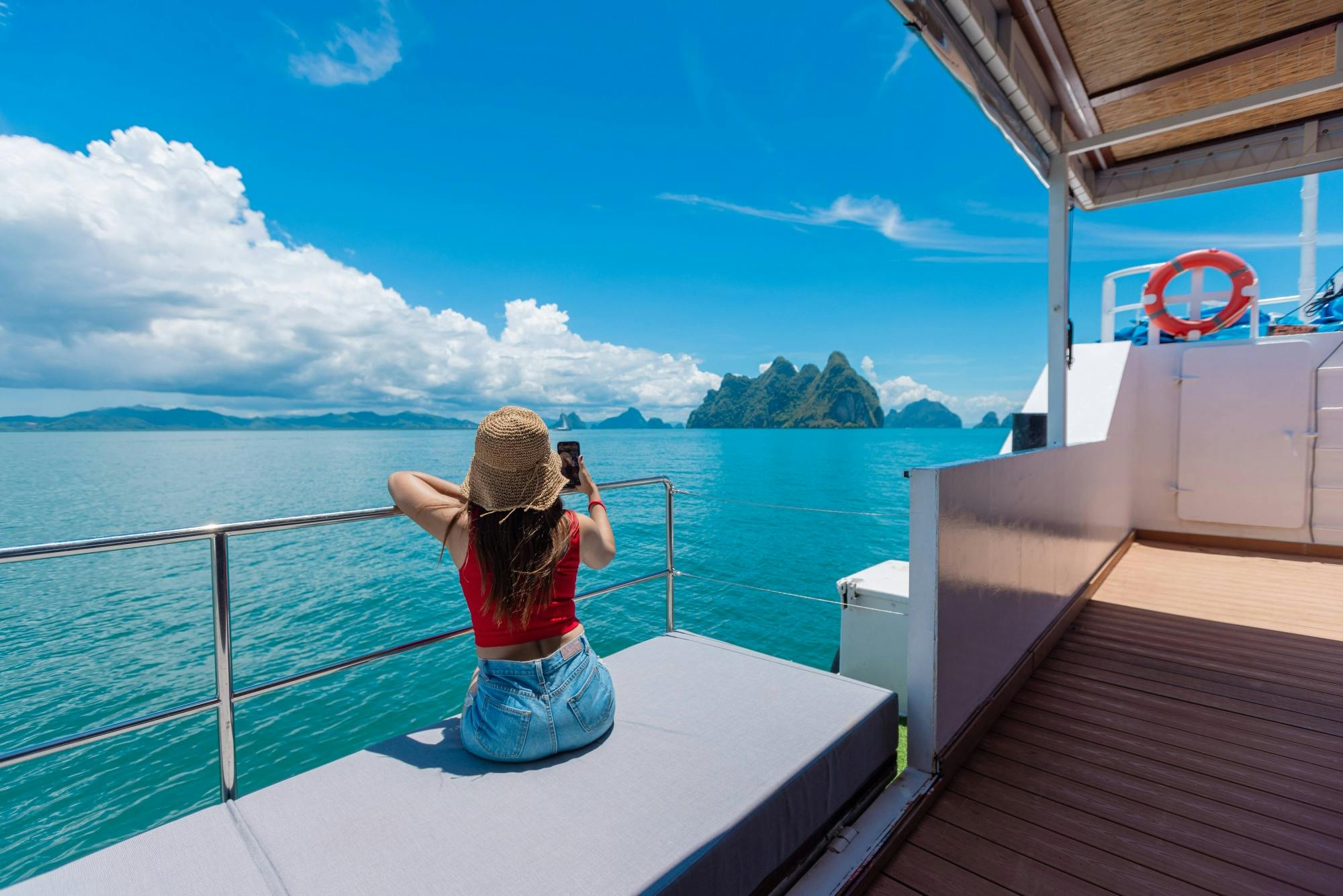 Full-day boat tour to Naka Island and James Bond Island