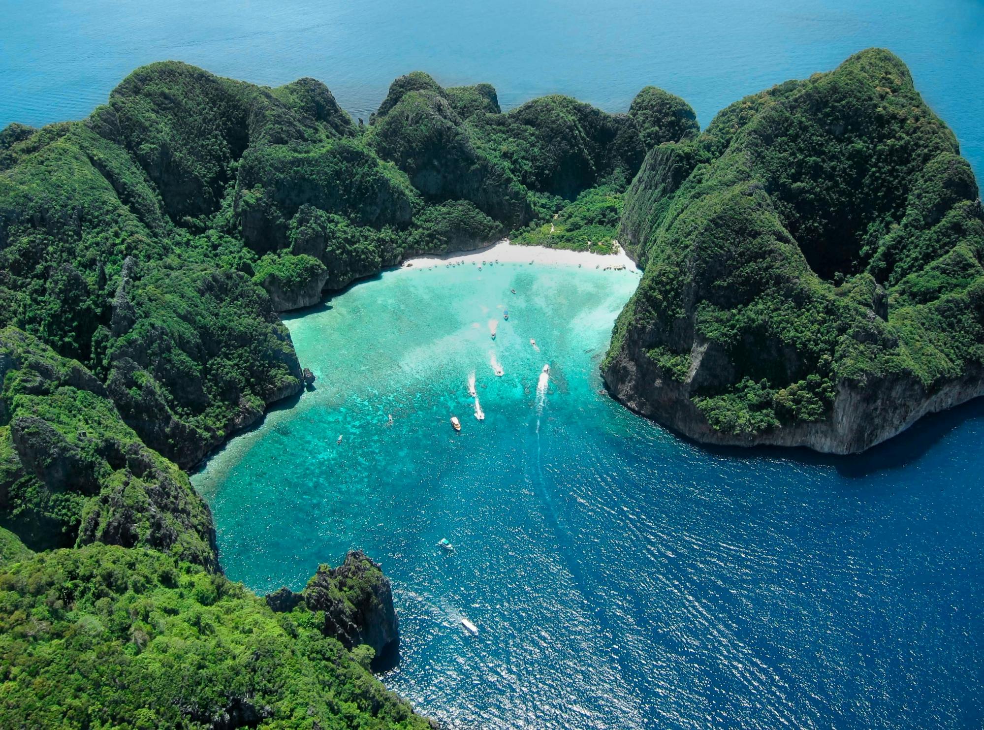 Full-day early Phi Phi and Bamboo Islands by speedboat