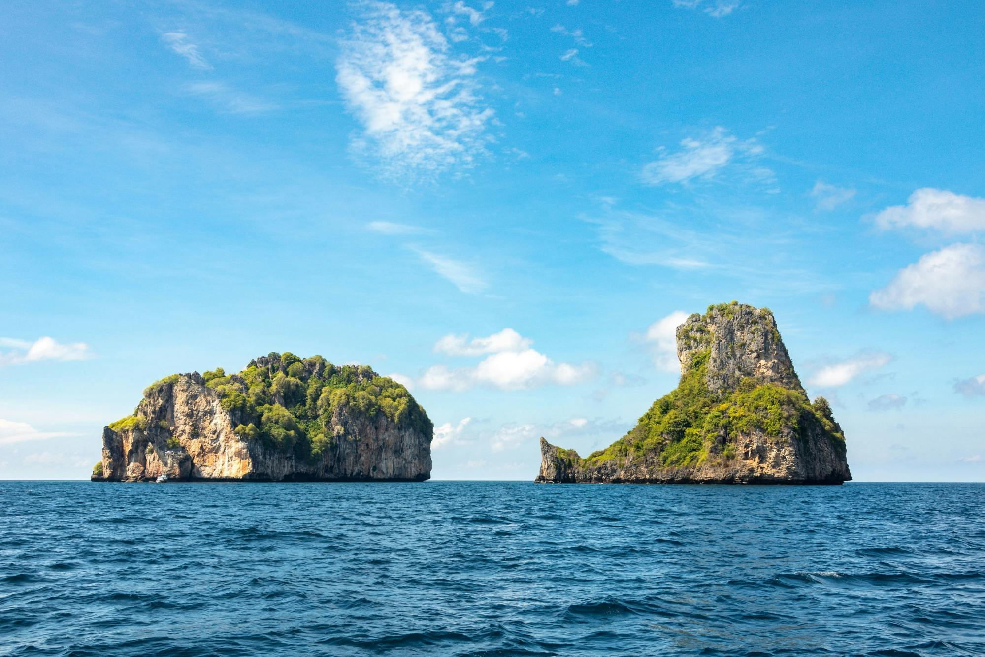 Full-day early Phi Phi and Bamboo Islands by speedboat