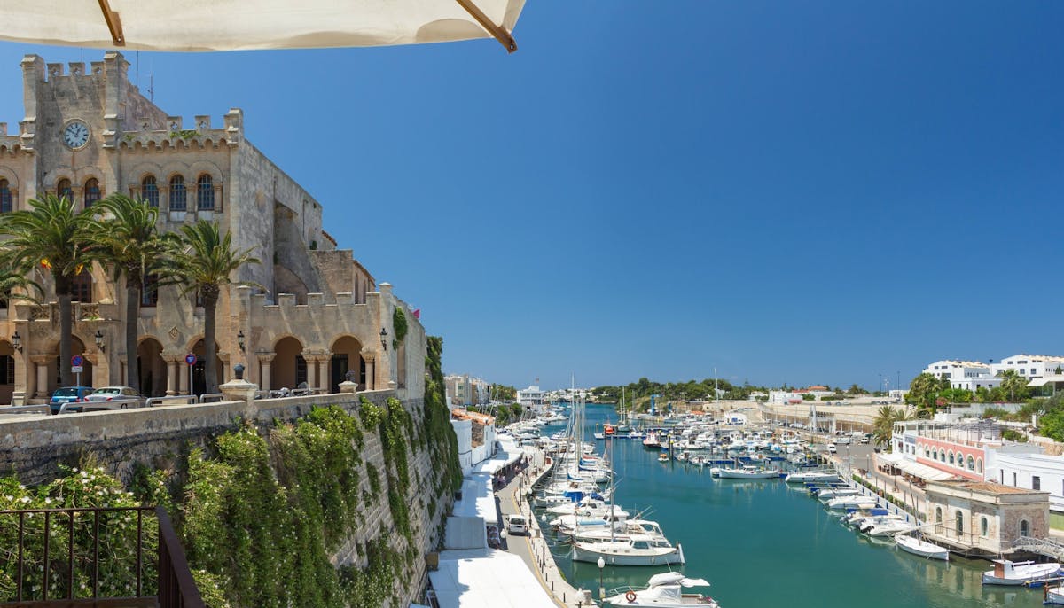 Ciutadella walking tour with shopping, El Toro visit and Casa Olivar