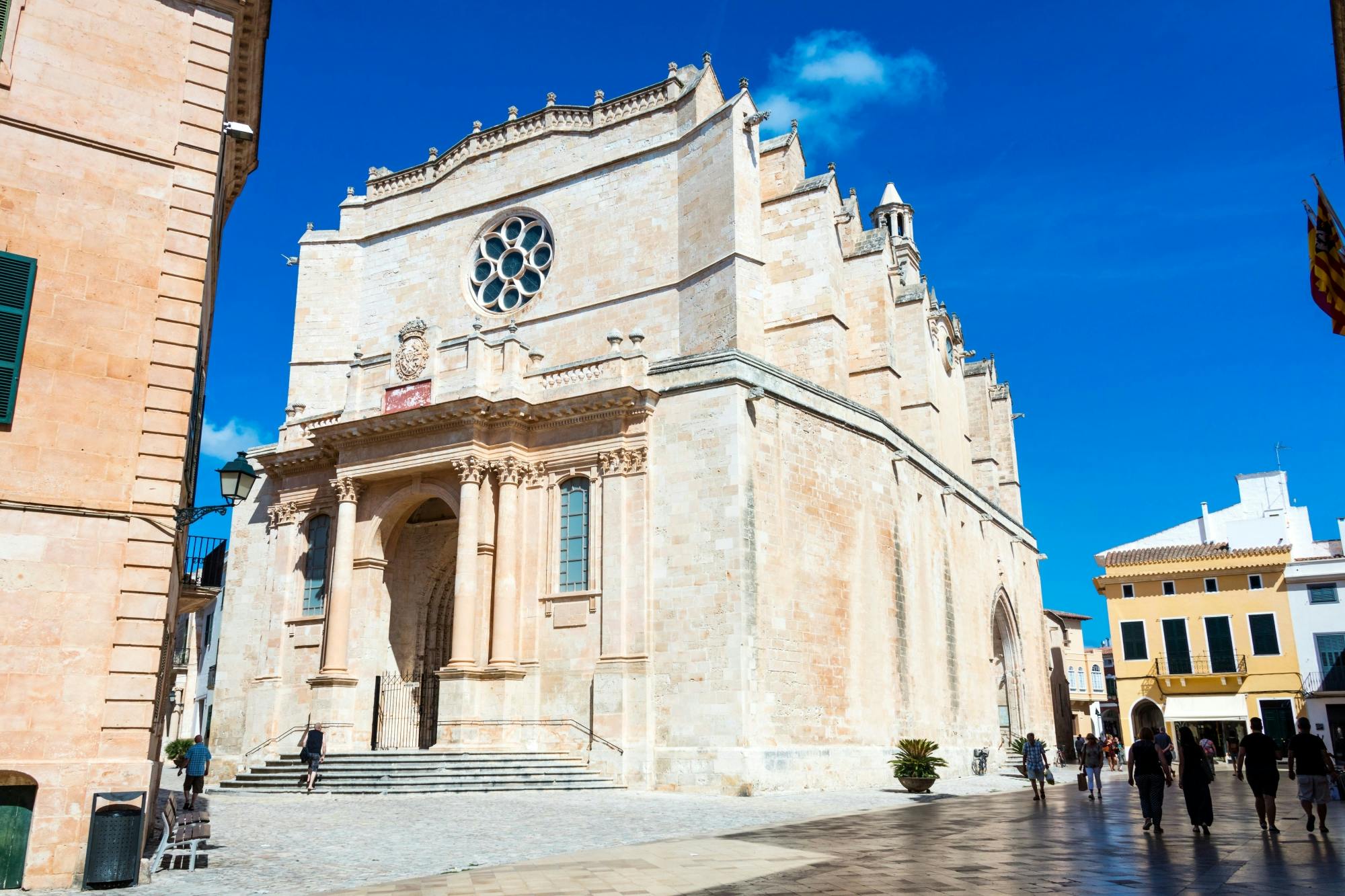 Ciutadella walking tour with shopping, El Toro visit and Casa Olivar